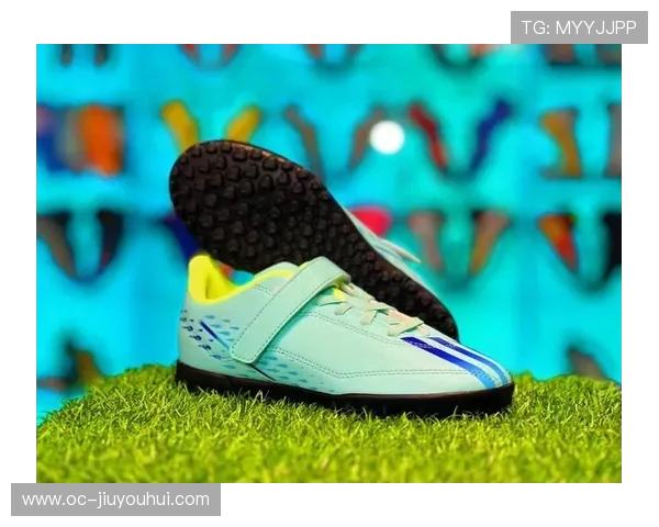 适合12到14岁大童的魔术贴足球鞋舒适耐用助力运动表现